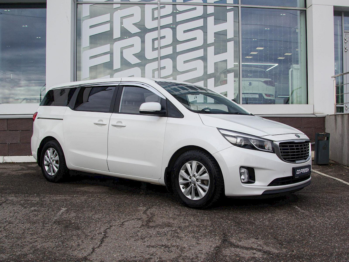 Kia Carnival, III